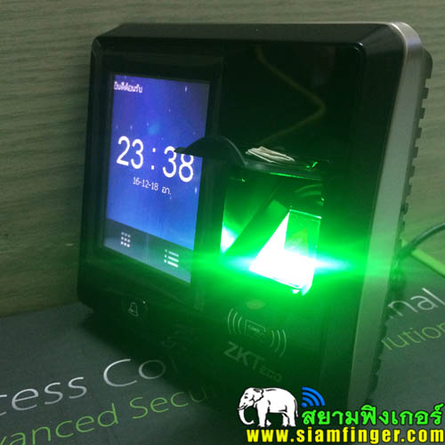 เครื่องสแกนลายนิ้วมือ ZKteco รุ่น SF300